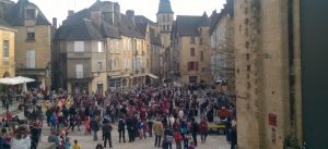 Lire la suite à propos de l’article “On va naviguer à vue dans les prochaines semaines”. En Dordogne, les professionnels du tourisme s’attendent à une saison compliquée.