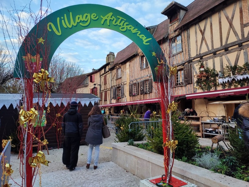 You are currently viewing Noël à Bergerac : une organisation concertée pour éviter la déconvenue de Noël dernier