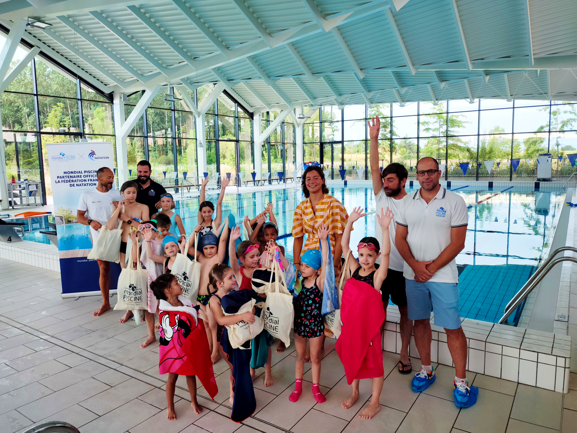 You are currently viewing Bergerac : Leçon de natation avec une championne pour les jeunes des quartiers