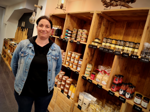 Lire la suite à propos de l’article Bergerac : Cyrielle installe son épicerie artisanale dans le centre-ville