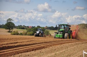 Lire la suite à propos de l’article Les agriculteurs de Dordogne ont pris des panneaux en otage