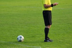 Lire la suite à propos de l’article Un arbitre porte plainte après avoir été agressé lors d’un match de football en Dordogne