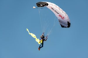 Lire la suite à propos de l’article Un parapentiste reste coincé dans un arbre à 10 mètres de haut en Dordogne