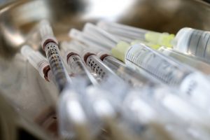 Lire la suite à propos de l’article Grippe aviaire : L’entreprise Serviall en Dordogne cherche des volontaires pour vacciner les canards