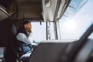 Lire la suite à propos de l’article Un chauffeur poids lourd s’endort au volant et provoque un accident à Mouleydier