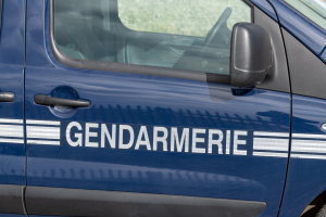 Collision frontale à Badefols-sur-Dordogne : deux blessés légers