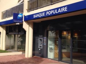 Lire la suite à propos de l’article Périgueux : un retraité gagne son procès contre la Banque Populaire : 1 376 € remboursés après une arnaque au faux conseiller