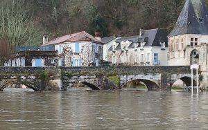 Drame à Lamonzie-Montastruc : une automobiliste emportée par les eaux