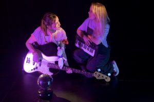 Lire la suite à propos de l’article Spectacle Le Bal des doudous – Cie Lou Pop