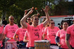 Bergerac marche en rose